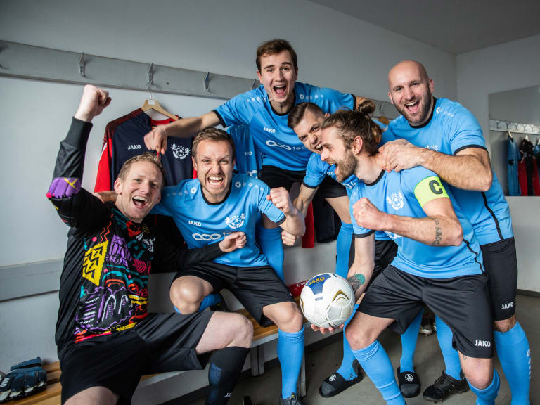 FuBball Trikot selbst gestalten Trikot designen TeamShirts